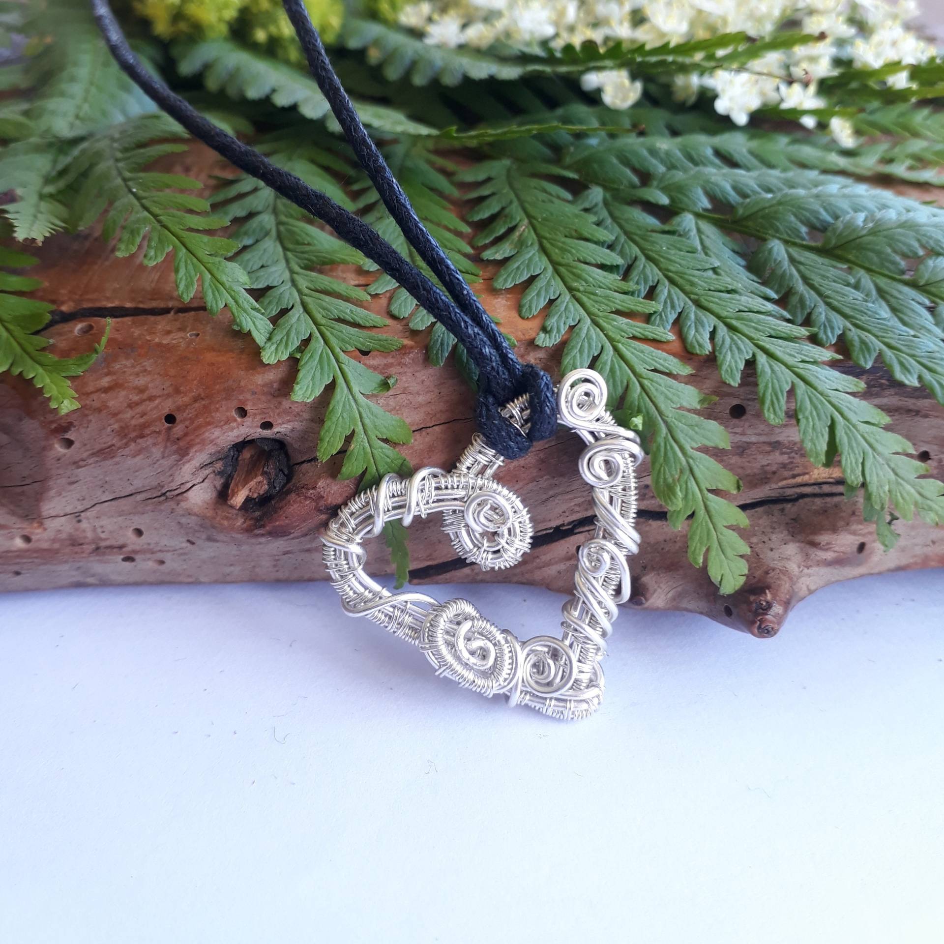 Silber Herz Anhänger, Draht Gewickelt Halskette, Einzigartige Geschenke Für Frauen, Geburtstagsgeschenke Frauen von SpiralesDargent
