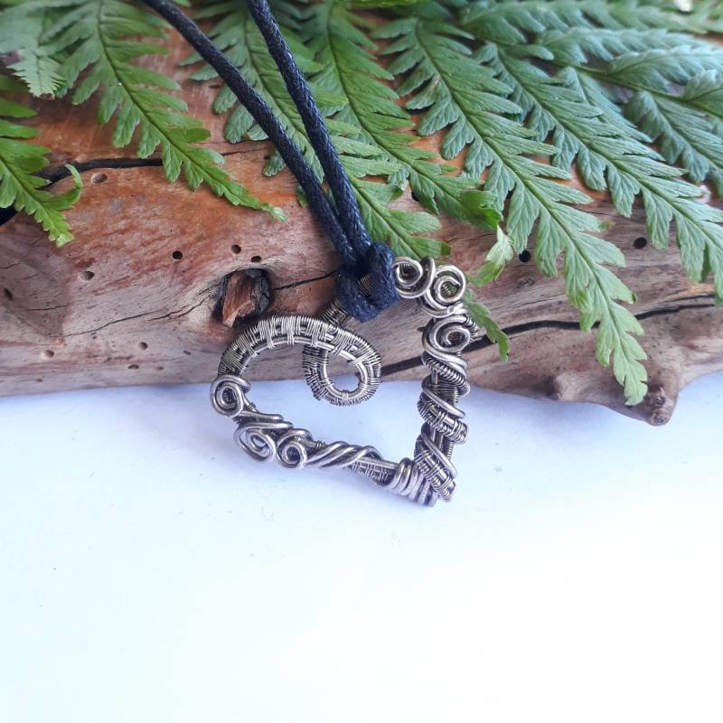 Silberdraht Gewickelter Herz Anhänger, Halskette, Oxidierter Feinsilber Für Hochzeitsgeschenke von SpiralesDargent