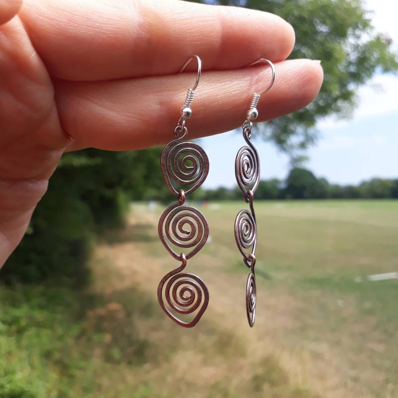 Trio Spiral Kupfer Ohrringe, Rustikale Boho, Keltisch, Druid Schmuck, Pagan Schmuck von SpiralesDargent