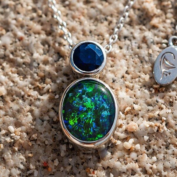 Spirit of Island Kette mit Anhänger | Opal & Saphir von Spirit of Island