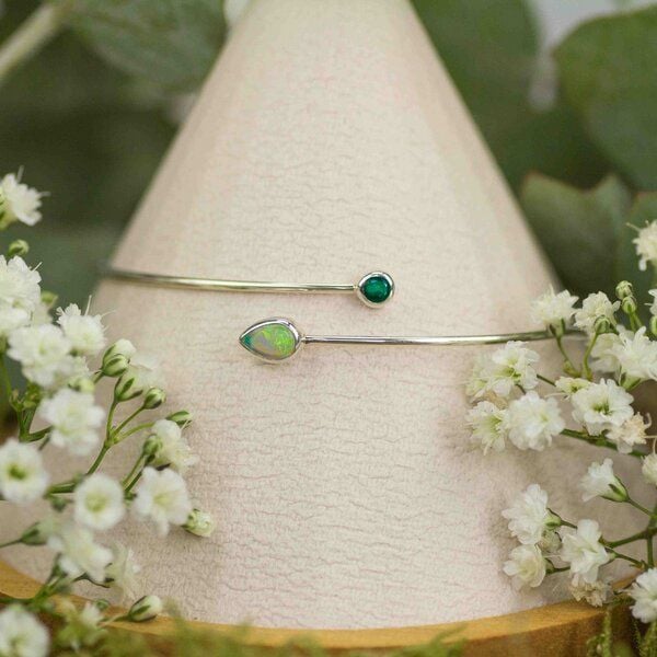 Spirit of Island Silber Armreifen | Opal & Smaragd von Spirit of Island