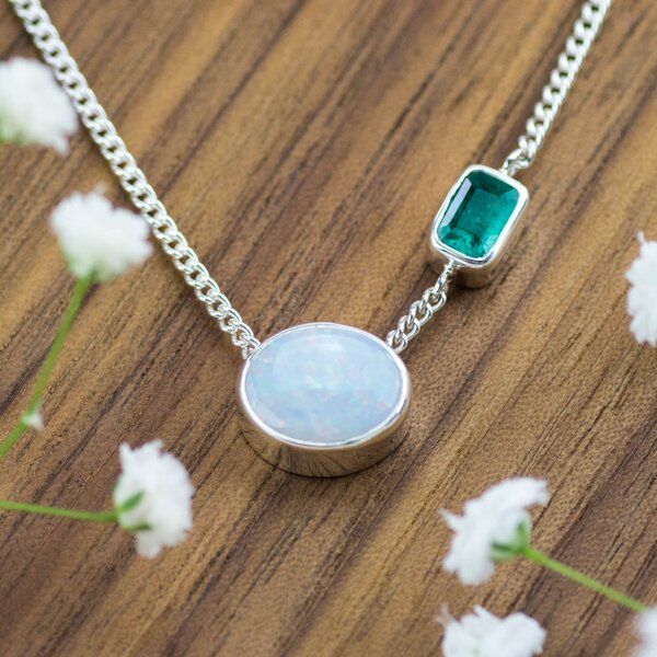 Spirit of Island Silber Halskette | Opal trifft Smaragd von Spirit of Island