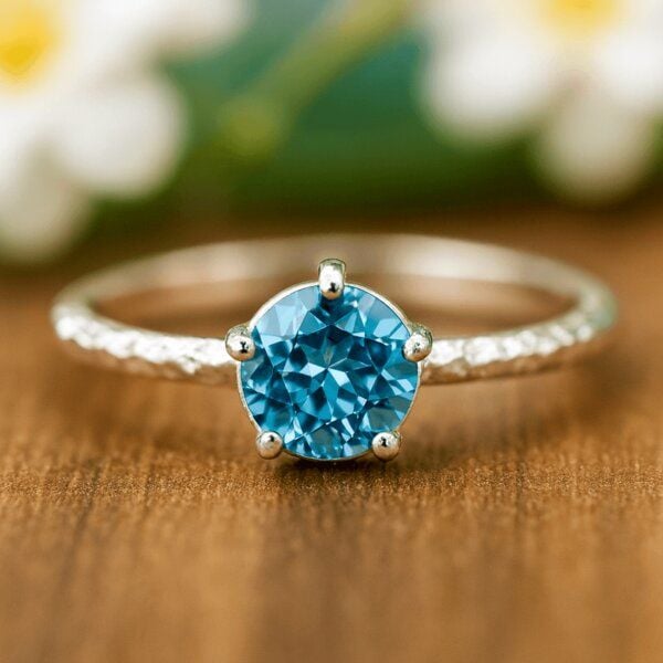 Spirit of Island Silber Solitär Ring | Blauer Zirkon von Spirit of Island
