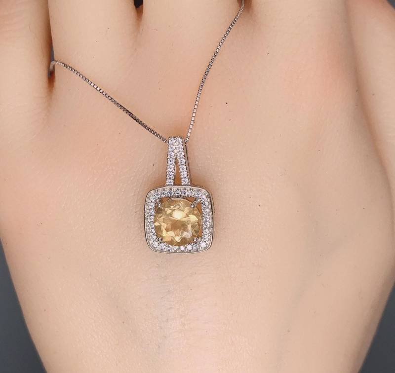 Natürliche Citrin Halskette Sterling Silber - 8 Mm Runder Echter Anhänger November Birthstone Crystal Healing Solitaire Schmuck Natürliche Citrin Halskette Sterling Silber - 8 Mm Runder Echter Anhänger November Birthstone Crystal Healing Solitaire Schmuck von SpiritArtUSA01