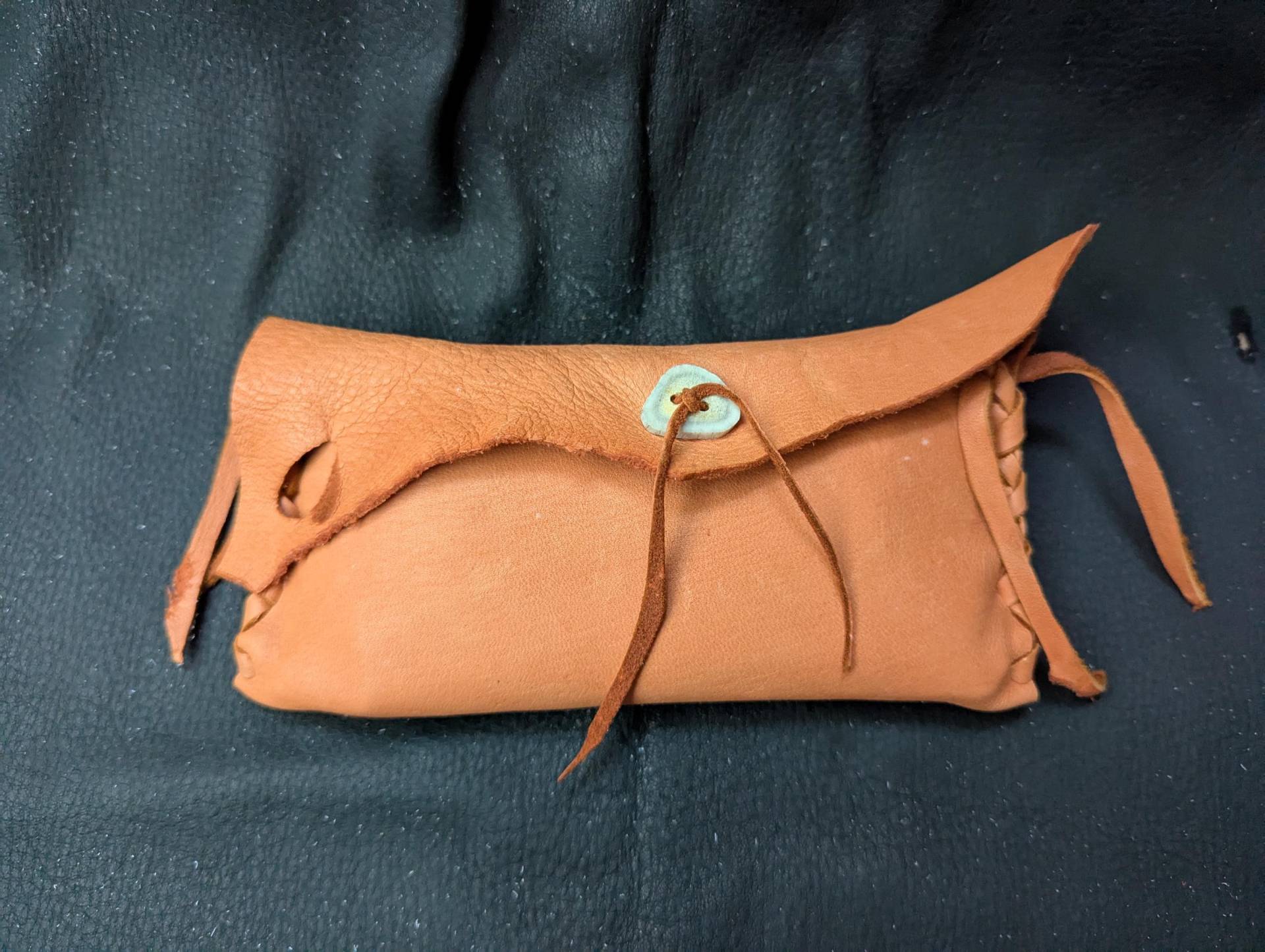 Hirschleder Tabakbeutel - Zeremoniales Ledertäschchen Der Ureinwohner, Clutch, Leder Portemonnaie, Medizin Tasche, Hirschgeweih von SpiritMedicines