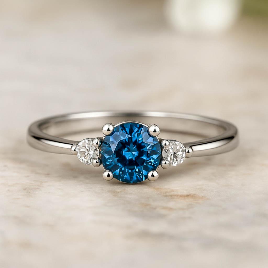 Blauer Saphir Ring | 585 Weißgold Verlobungsring Edelsteinschmuck von SpiritOfIsland