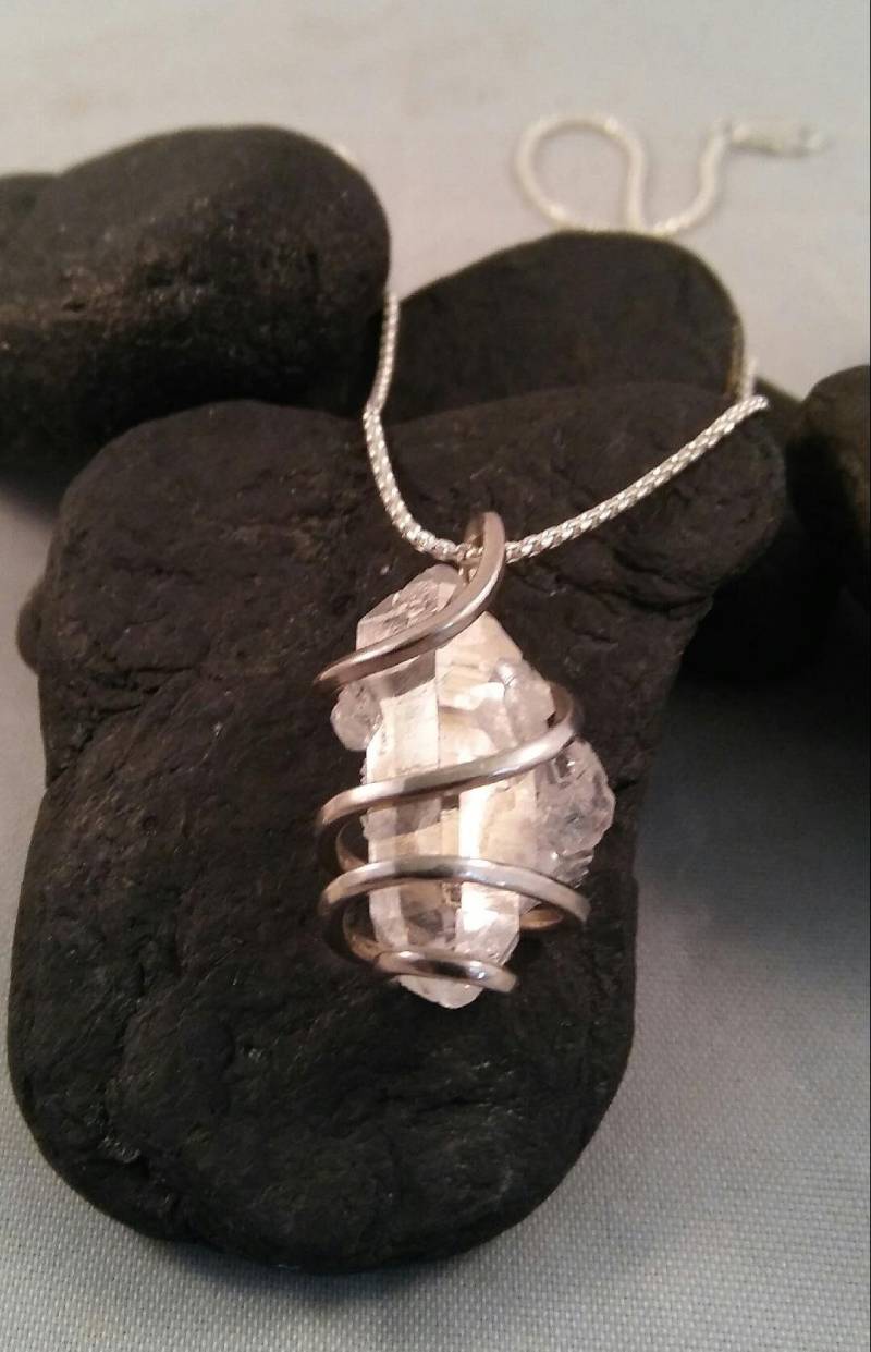 Quarz Kristall Sterling Silber Wire Wrap Anhänger Quarz Kristall Sterling Silber Wire Wrap Anhänger von SpiritRockStudios