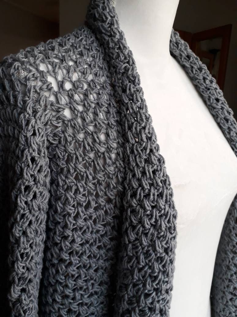 Offene Front Leichte Strickjacke Nach Ihren Wünschen Handgemacht Mit Einem Schönen Stich, Der Ihr Eine Tolle Textur Verleiht von SpiritsCrochet