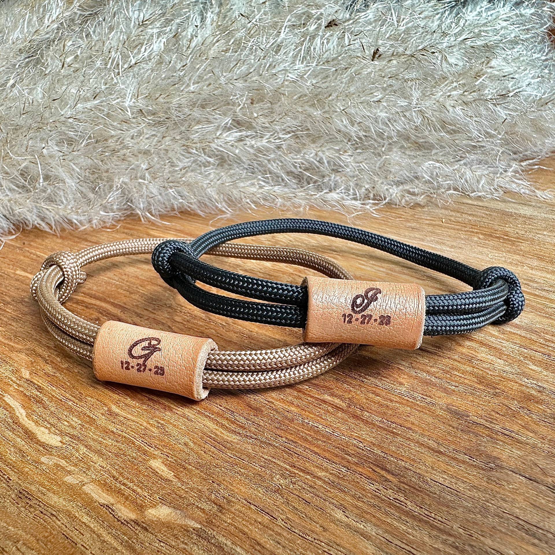 Personalisiertes Armband Mit Gravur - Partner Geschenk Jahrestag, Hochzeit Oder Weihnachten | Individuelles Lederarmband Für Männer & Frauen von SpitzstockDE