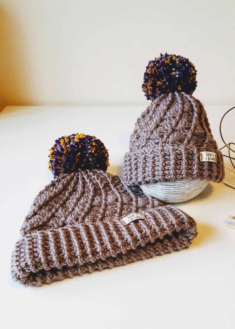 Mummy & Me Gehäkelte Pom Mützen Set Passende Acryl Wollmützen von SplashInThePuddles