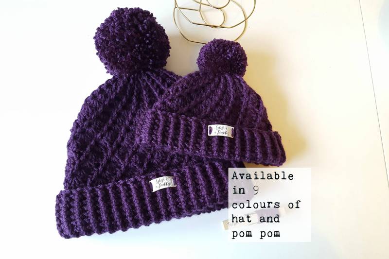 Gehäkelte Mummy & Me Pom Mützen Set Passende Wollmütze von SplashInThePuddles