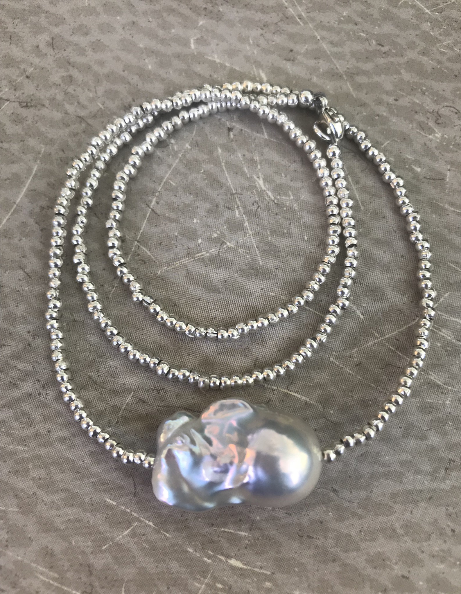 Barocke Perle Und Hill Tribe Feine Silber Halskette - Freiform Süßwasserperle Echte Lovestruck I Handgefertigt Von Splendorvendor Barocke Perle Und Hill Tribe Feine Silber Halskette - Freiform Süßwasserperle Echte Lovestruck I Handgefertigt Von Splendorvendor von SplendorVendor