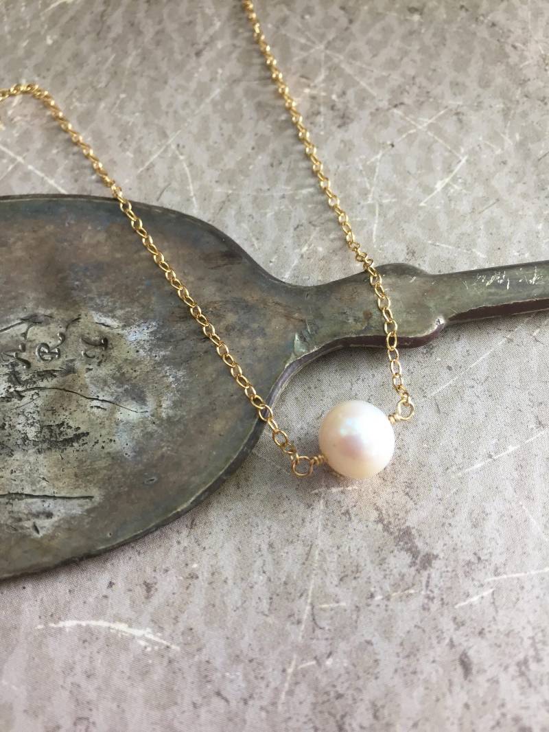 Einzelne Perle Halskette - Süßwasser-Zuchtperlen Mit Gold Gefüllt, Geschenk Für Sie, Vergoldet Lily Von Splendorvendor Einzelne Perle Halskette - Süßwasser-Zuchtperlen Mit Gold Gefüllt, Geschenk Für Sie, Vergoldet Lily Von Splendorvendor von SplendorVendor