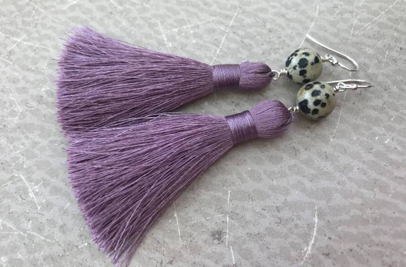 Maulbeer Quasten Ohrringe Mit Dalmatiner Jaspis - Boho Style Schmuck Tassel Me This in ~ Handmade By Splendorvendor Maulbeer Quasten Ohrringe Mit Dalmatiner Jaspis - Boho Style Schmuck Tassel Me This in ~ Handmade By Splendorvendor von SplendorVendor