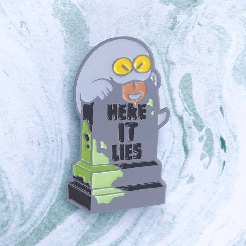 Here It Lies - Leuchtender Geist Emaille Pin von SplitHares