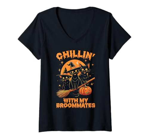 Damen Chillin ’mit Meinen broommates lustigen Halloween Cat Mom T-Shirt mit V-Ausschnitt von Spooky Paws & Kitty Lovers Halloween Pyjama
