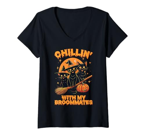 Damen Chillin ’mit Meinen broommates lustigen Halloween Cat Mom T-Shirt mit V-Ausschnitt von Spooky Paws & Kitty Lovers Halloween Pyjama