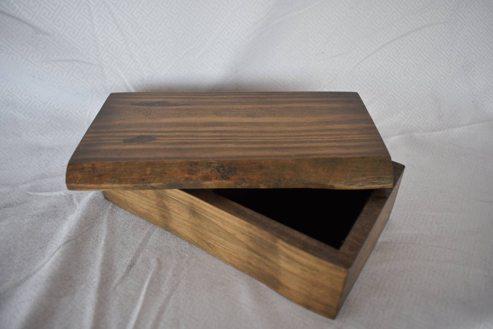 Handgefertigtes Zweifach, Lift Top Bandsäge Box. Recyceltes Palettenholz. Unikat Handgefertigtes Zweifach, Lift Top Bandsäge Box. Recyceltes Palettenholz. Unikat von Spookyfishlizard