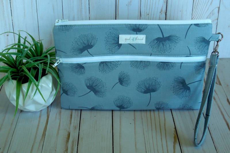 Graue Löwenzahn Und Grau Chevron-Doppel-Reißverschluss-Armband von SpoolofThreadDesigns