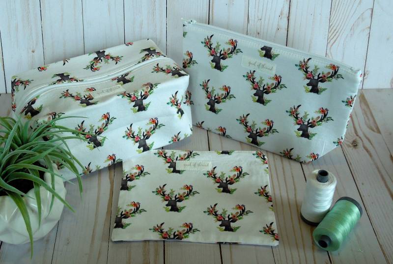 Original Kosmetiktasche Set in Schwarz Floral Hirsch-Silhouette von SpoolofThreadDesigns