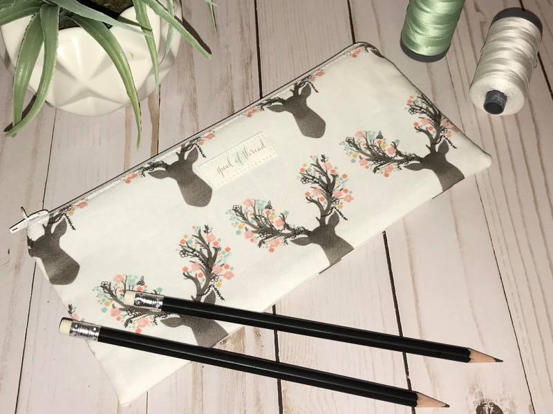 Weiß Mit Salbei Pfeile Mäppchen Rehkitz von SpoolofThreadDesigns