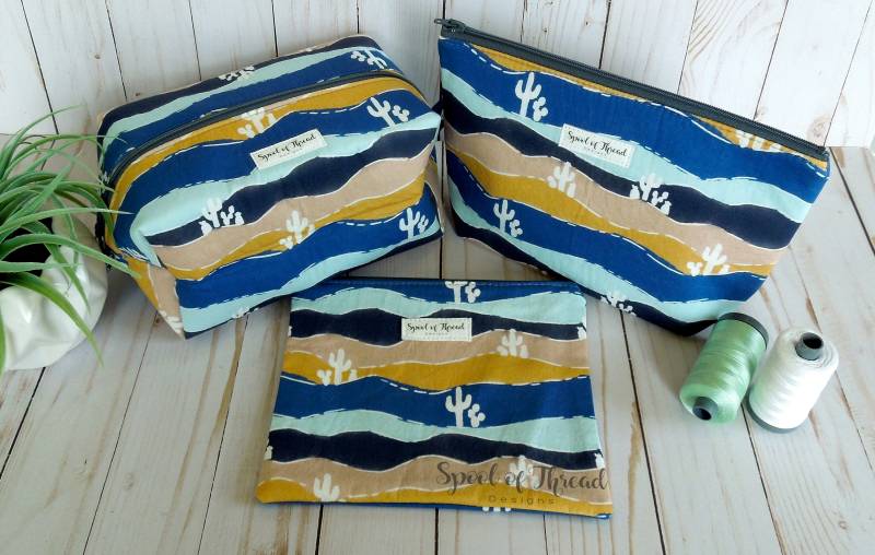 Wüste Kaktus in Marine Original Kosmetiktasche-Set von SpoolofThreadDesigns