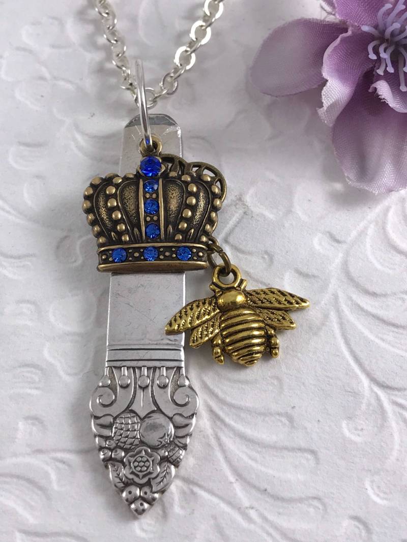 Bienenkönigin Löffel Anhänger Silberschmuck Mit Messingkrone von SpoonStruckShop