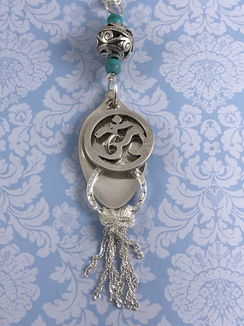 Yoga Om Anhänger Boho Silber Löffel Halskette von SpoonStruckShop