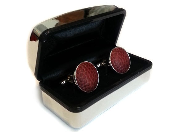 Fußball-Manschettenknöpfe - Handgefertigte Manschettenknöpfe Aus Einem Realen Fußball von SportsCufflinks