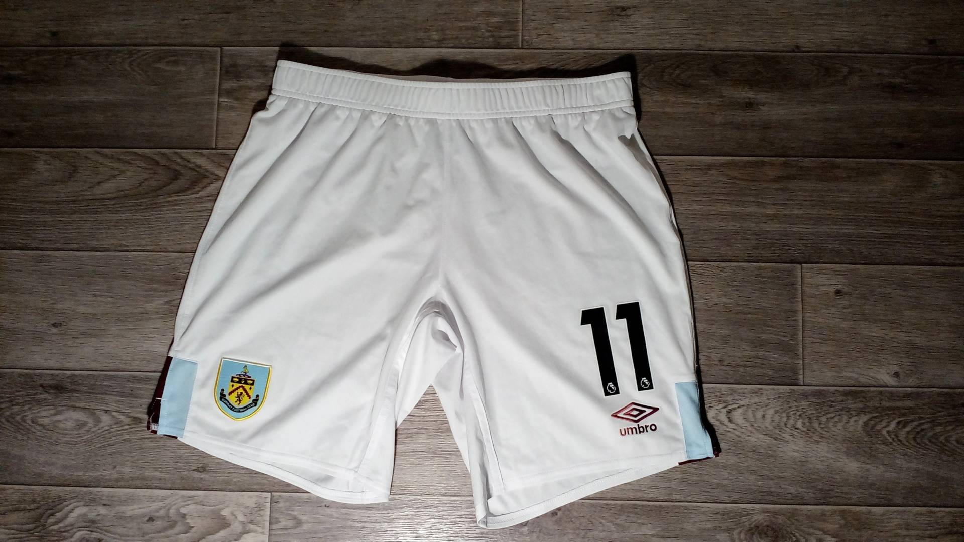 Burnley Fc Bfc Clarets England Umbro 2019/20 Dwight Mcneil #11 Weiß Dünn Sommer Herren Sport Fußball Uniform Shorts Jersey Gr. L von SportsVintageStuff