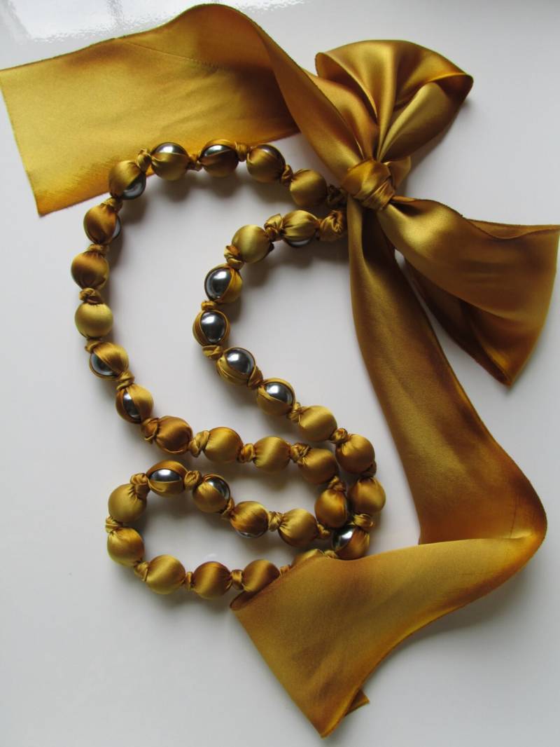 Seide Eingewickelt Gunmetal Grau Faux Perlen von SpottedPalmByPLP