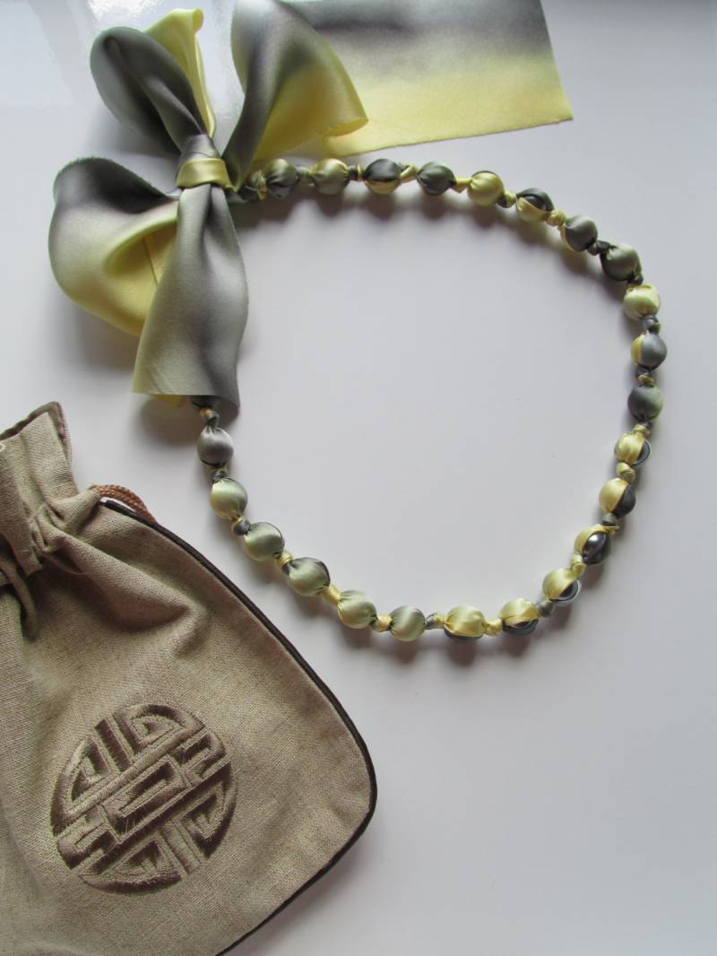 Seide Wrapped Gunmetall Glasperlen-Halsketten-Armband von SpottedPalmByPLP