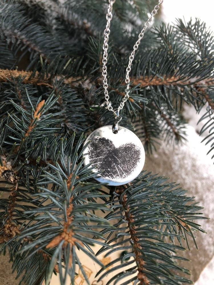 Fingerabdruck Oder Thumprint Herz Halskette Mit Namen - Laser Graviert von SpottedZebraCA