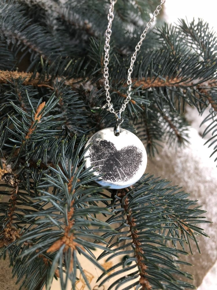 Fingerabdruck Oder Thumprint Herz Halskette Mit Namen - Laser Graviert von SpottedZebraCA