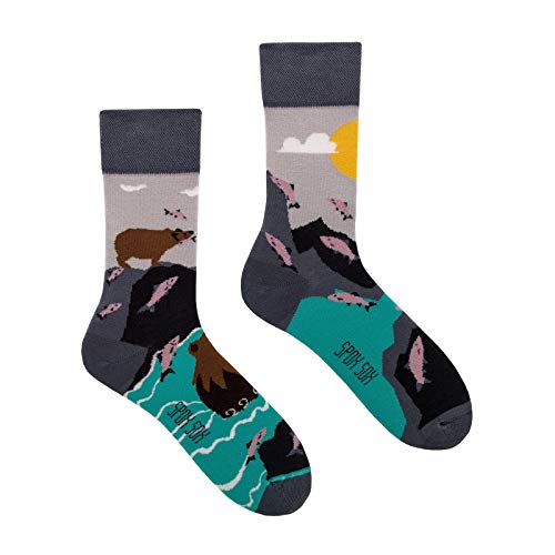 Spox Sox Casual Unisex für Damen und Herren – lustige, mehrfarbige, bunte, verrückte, unterschiedliche, gemusterte Socken für Individualisten, Gr. 36-39, Bär und Lachse von Spox Sox