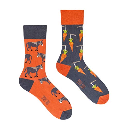 Spox Sox Casual Unisex für Damen und Herren – lustige, mehrfarbige, bunte, verrückte, unterschiedliche, gemusterte Socken für Individualisten, Gr. 36-39, Esel und Karotte von Spox Sox