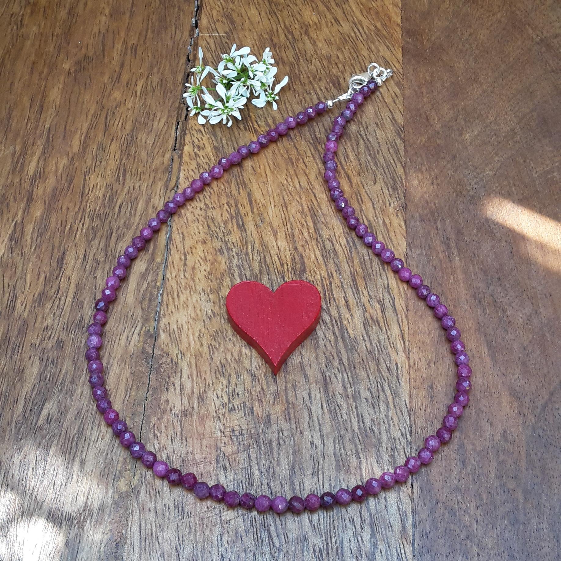 Rubin Halskette/Edle Geschenke Für Frauen Perlenkette Pink Moderne Edelsteinketten Pinker 4 Mm & 925 Sterling Silber von Spreeschmuck