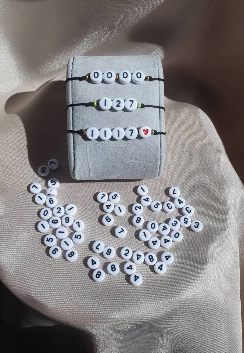 Personalisiertes Armband Mit Zahlen Personalisiertes Armband Mit Zahlen von Spriingsnow