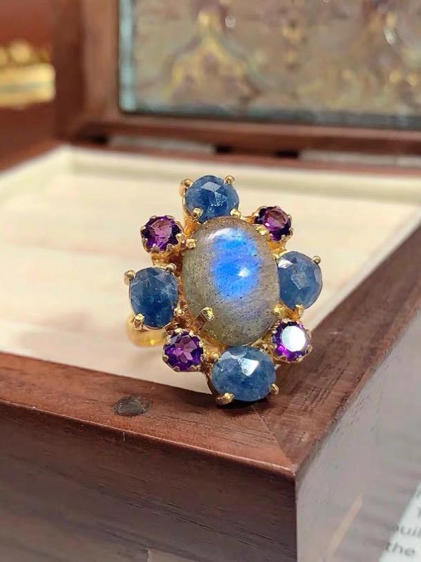 Vergoldeter Labradorit Ring Mit Tansanit & Amethyst | Edelsteinring Boho Luxus Leuchtender Statement-Ring Handgemachter Unikatrin von SpringFoxHandMade
