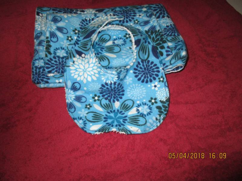 Baby-Set Lätzchen Spucktuch Und Balnket Dasies Chevron1 von SpringJunktion