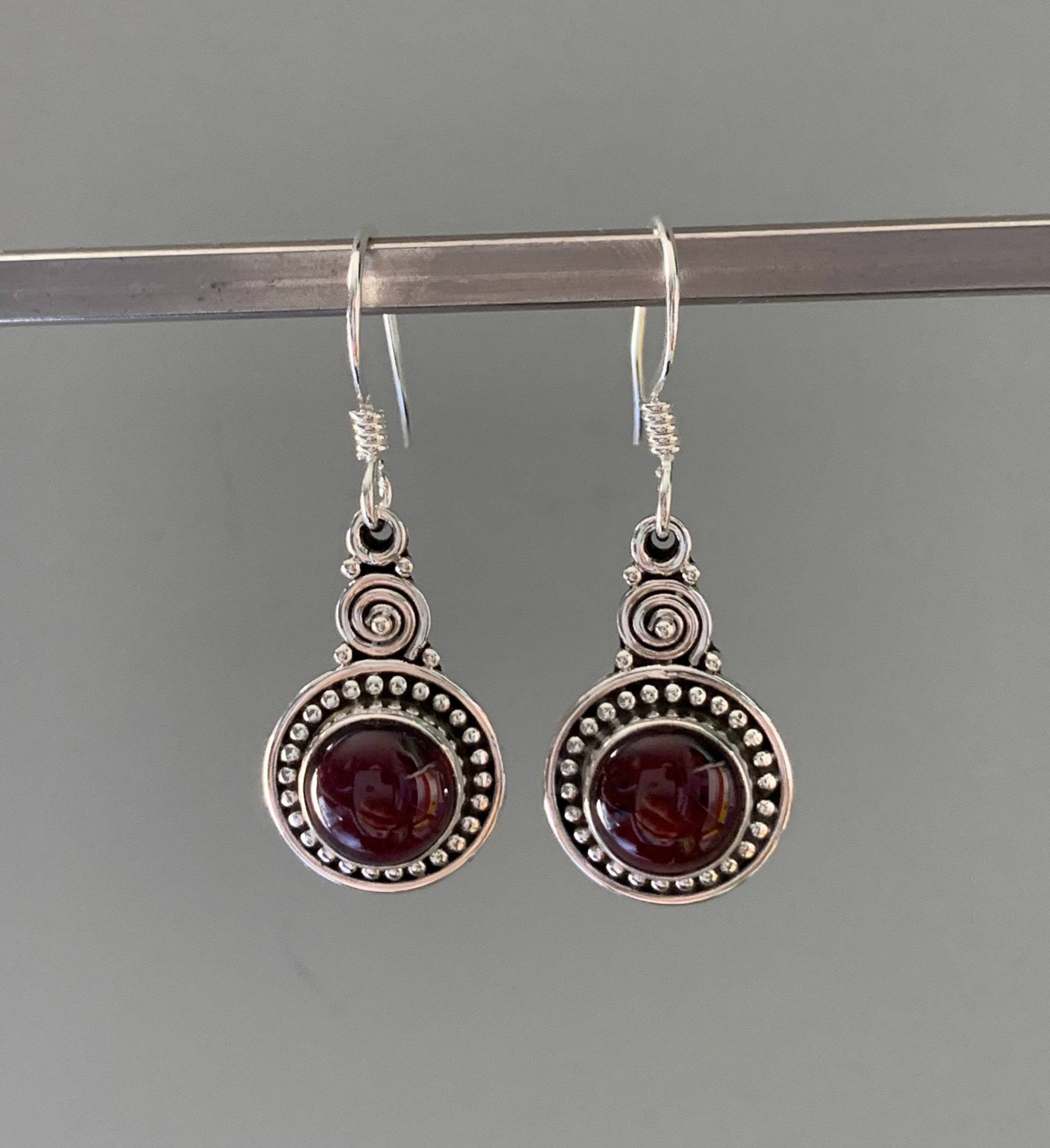 Granat Ohrringe, Silber Boho Kreis Sterling Januar Geburtsstein, Geschenk Granat Ohrringe, Silber Boho Kreis Sterling Januar Geburtsstein, Geschenk von Springwaves