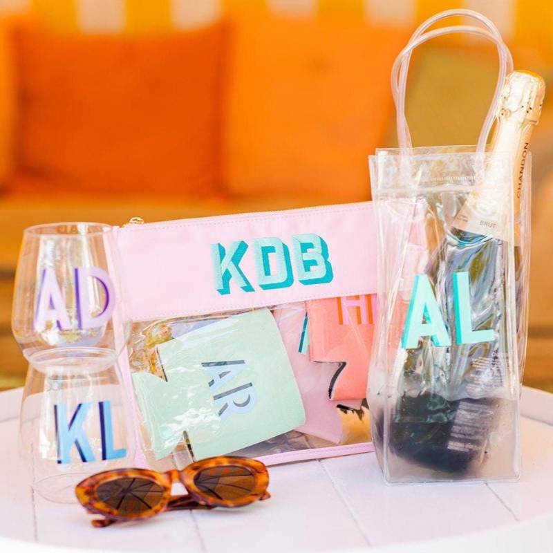 Bestickte Nylontasche // Schminktasche, Brautjungfer Vorschlag, Geschenke Für Mama, Kosmetiktasche Mit Individuellem Namen von SprinkledWithPink