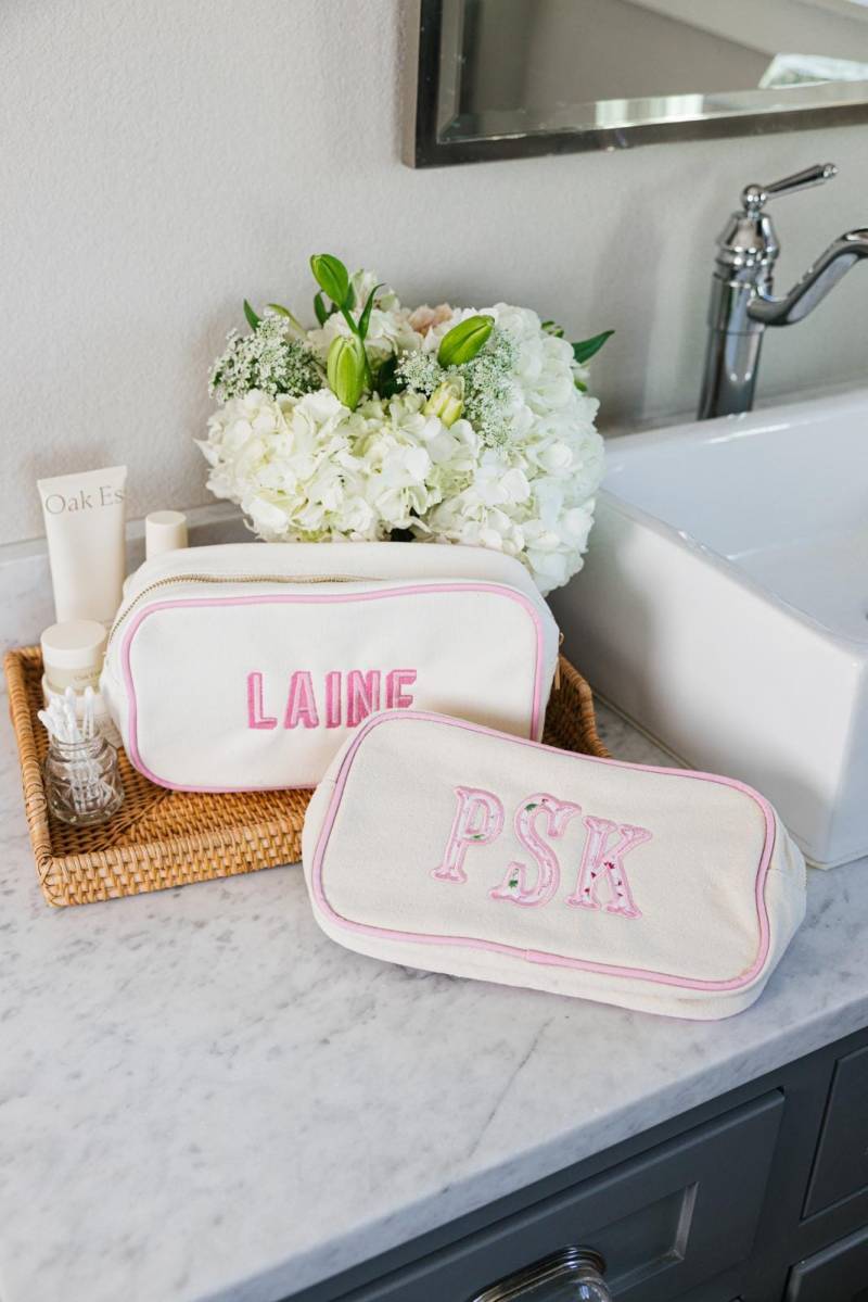 Bestickter Beutel | Large & Extra Large // Bestickte Kosmetiktasche Kulturtasche Monogramm Reisetasche von SprinkledWithPink