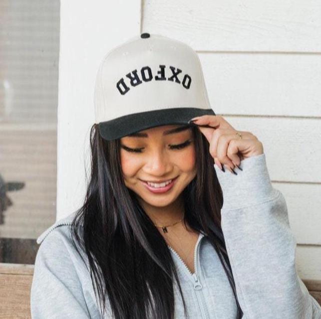 Bestickter Umgedrehter Vintage Trucker Hut // Individuell Text 5 Panel Zweifarbiger Bestickter Snapback von SprinkledWithPink