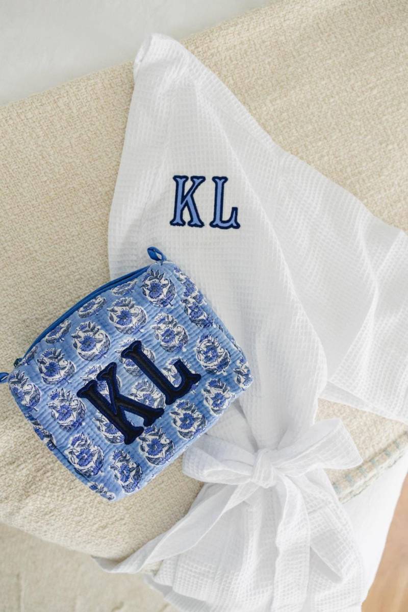 Block-Print-Geschenk-Bundle Mit Applikation/Personalisierte Blumen Make-Up-Tasche, Handgefertigte Gesteppte Kosmetiktasche, Personalisiertes Damen von SprinkledWithPink