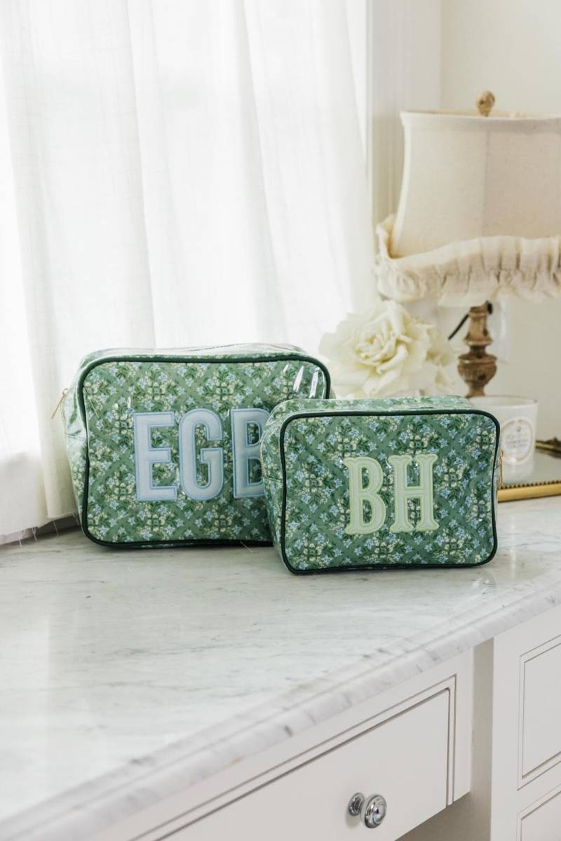 Klarlack Täschchen Mit Applikation - Camilla Moss X Swp // Schminktasche Blumenmuster, Geschenk Für Sie, Brautjungfer, Kulturtasche von SprinkledWithPink