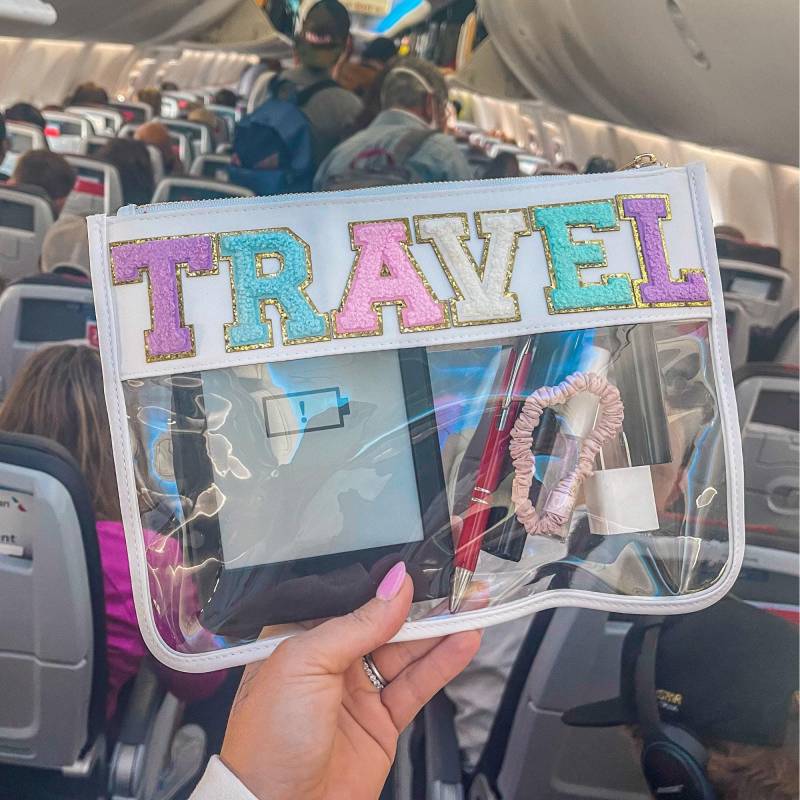 Nylon Klare Tasche Mit Patches // Personalisierte Kulturtasche, Make-Up Tasche, Reisetasche, Spf-Tasche, Kosmetiktasche, Tsa-Tasche, Klare von SprinkledWithPink