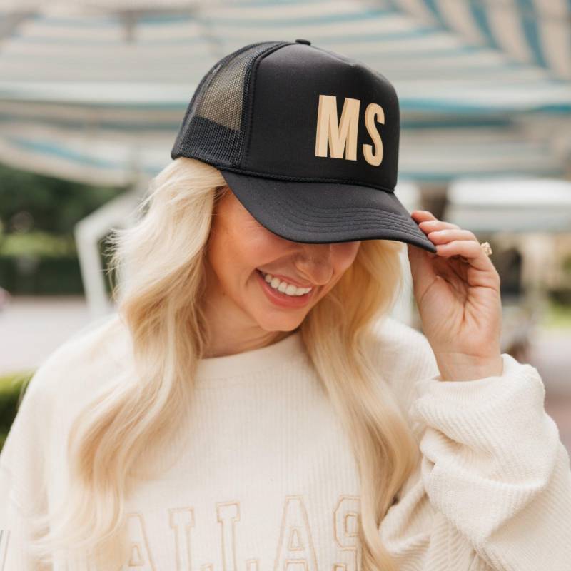 Schatten Monogramm Trucker Hut // Initialen Benutzerdefinierte Brautgeschenke Junggesellinnenabschied Geschenk Personalisierte Brautjungfer Gunst von SprinkledWithPink