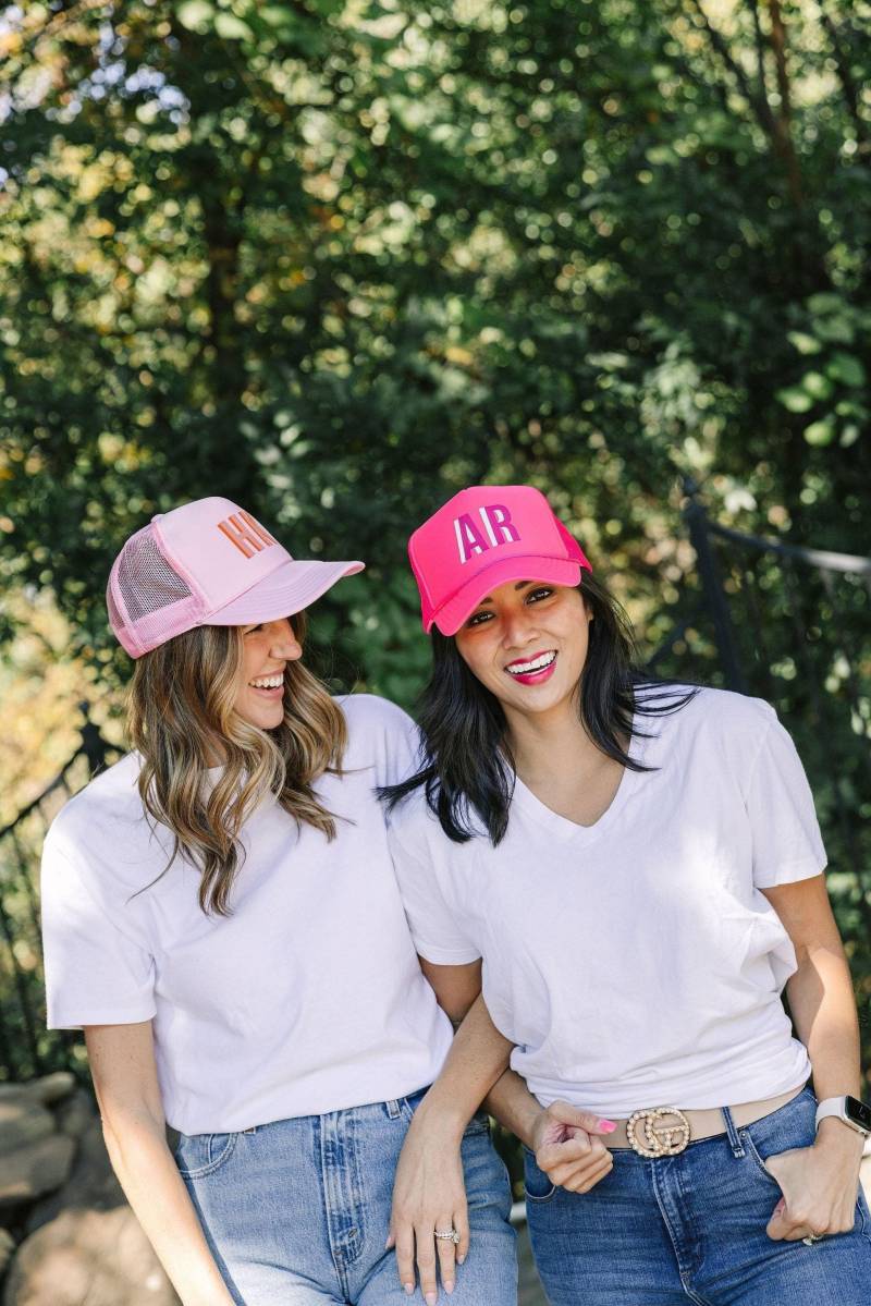 Schatten Monogramm Trucker Hut // Initialen Benutzerdefinierte Brautgeschenke Junggesellinnenabschied Geschenk Personalisierte Brautjungfer Gunst von SprinkledWithPink