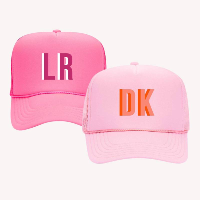 Schatten-Monogramm Trucker-Hut // Personalisierte Initialen, Stadt Oder Buchstaben Schaumstoff Trucker-Hut, Benutzerdefinierter Text von SprinkledWithPink